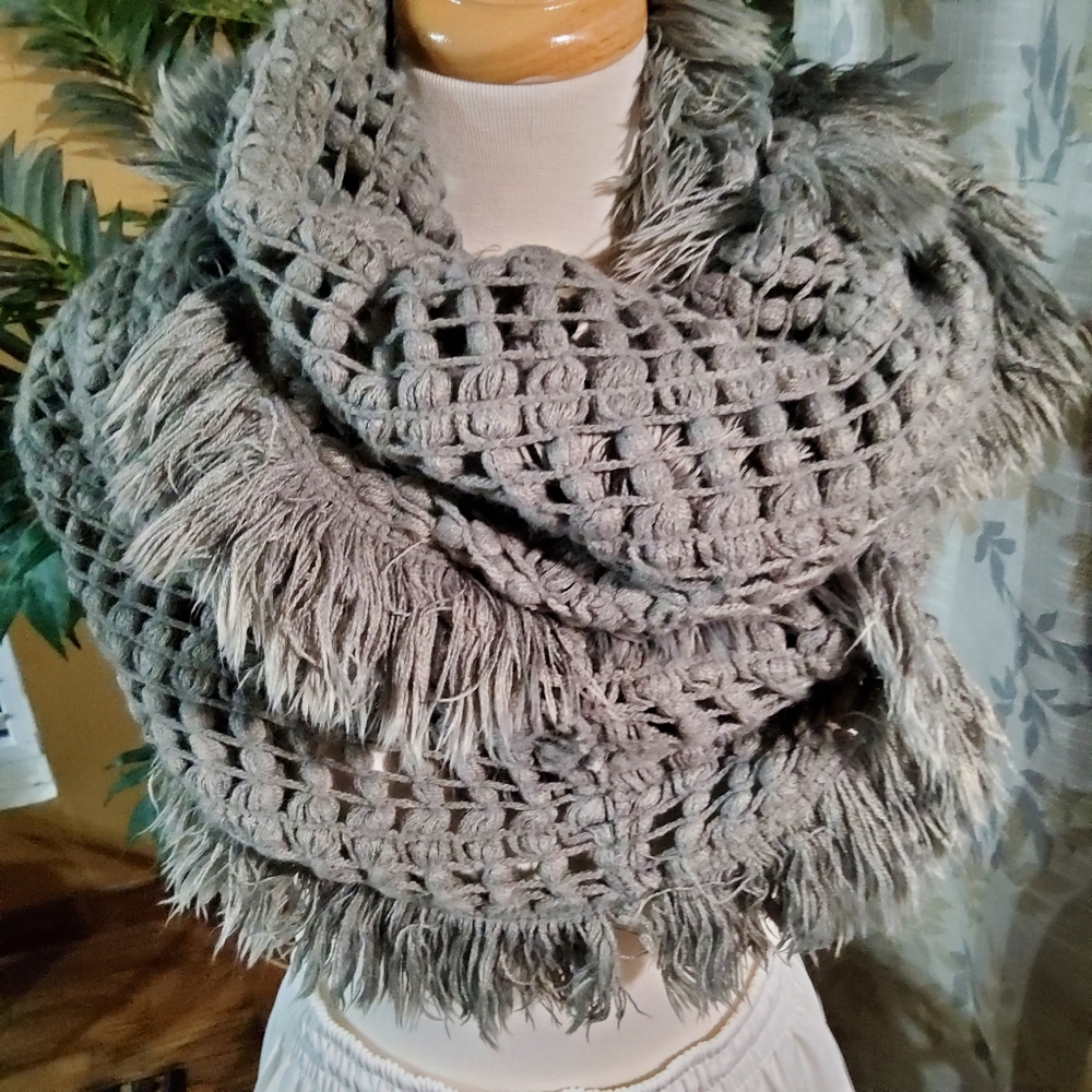 Marilyn Monroe Charcoal Infinity Crochet Knit Scarf - Picture 2 of 4